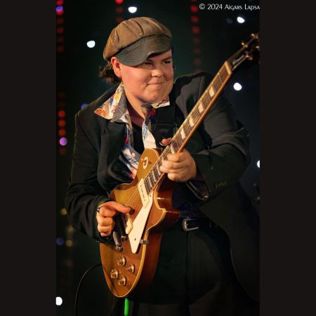 SHK Music Presents: Delanie Pickering at Boston Harbor Distillery